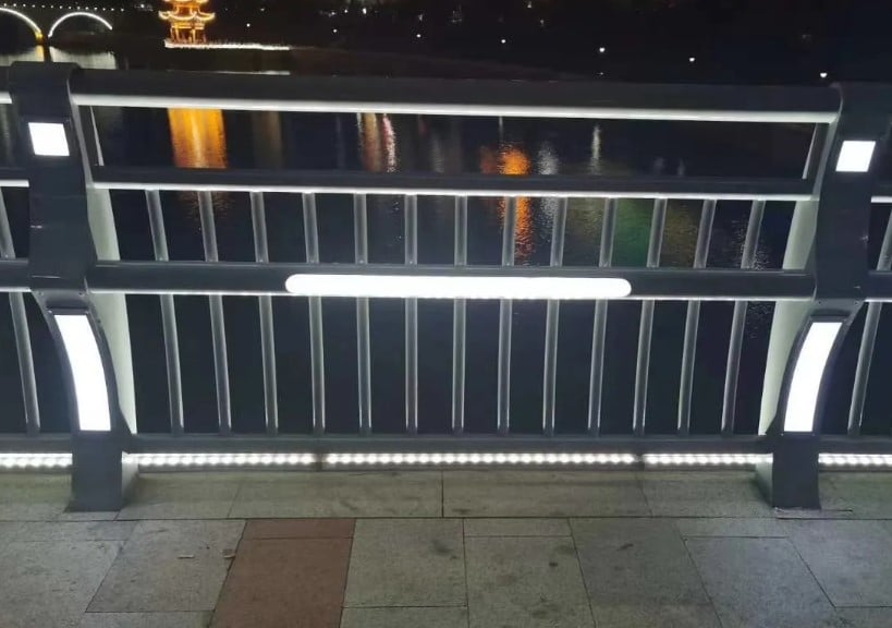 燈光護欄