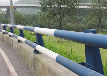 防撞護(hù)欄