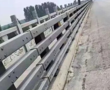 防撞護(hù)欄