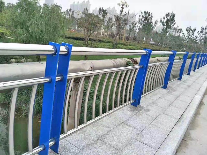 橋梁護欄