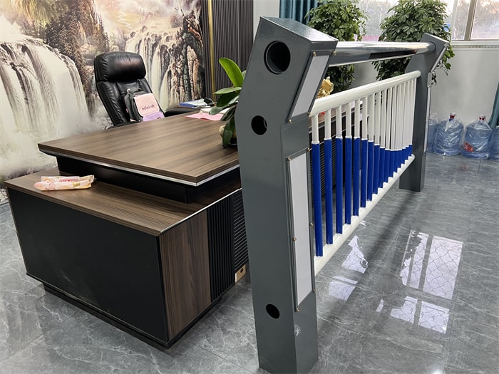 燈光護(hù)欄
