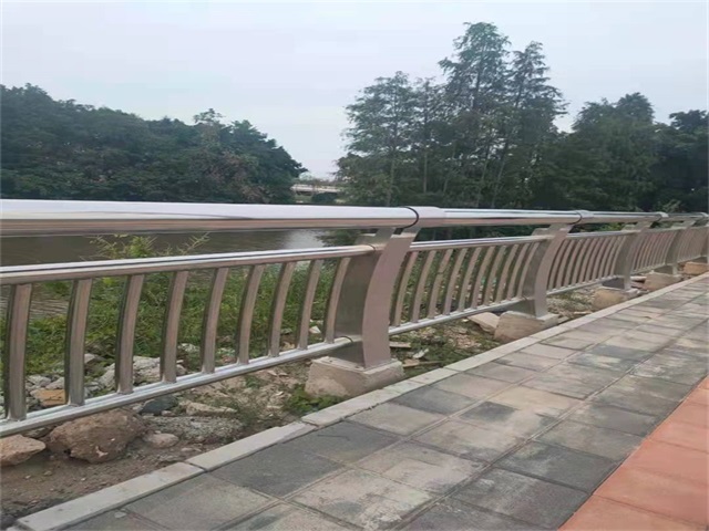橋梁護欄有哪些性能