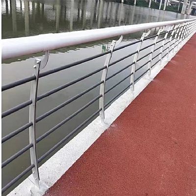 河道護欄