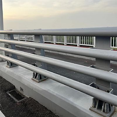 防撞護(hù)欄