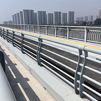 防撞護(hù)欄