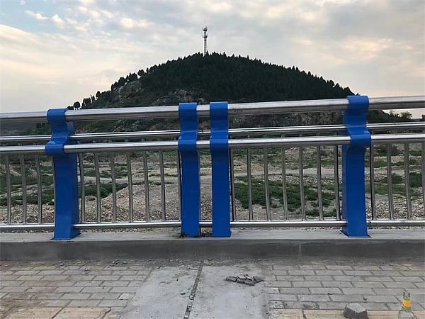 橋梁護(hù)欄